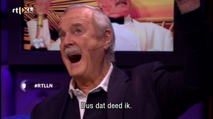 John Cleese vermaakt de tafel bij Humberto Tan.