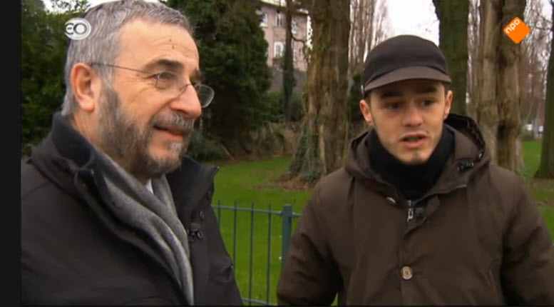 Verzoening op tv: Rabbijn Van de Kamp met Hitlergroet-brenger.