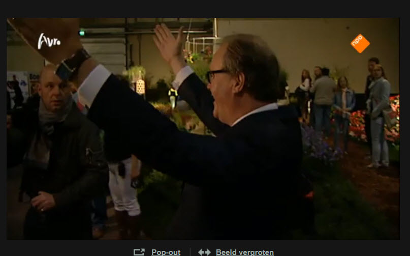 Hans met z'n handjes.