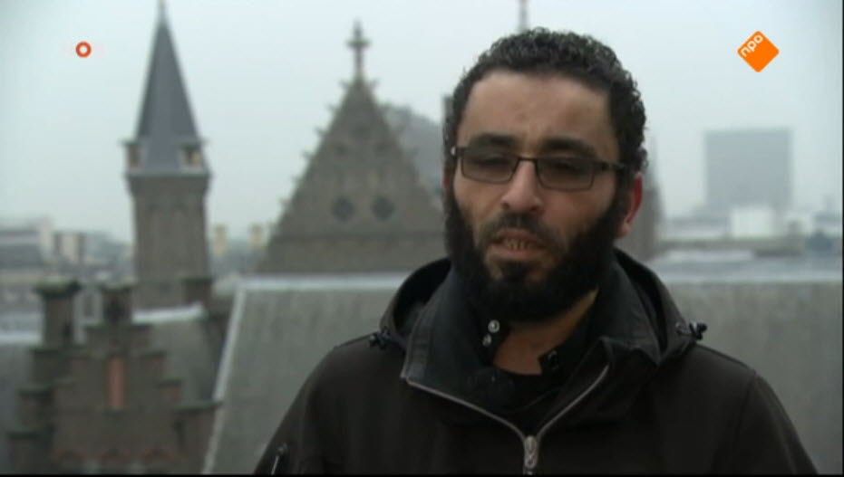 Terreur-verdachte Abou Llias vraagt begrip voor zichzelf in het 'Journaal'.