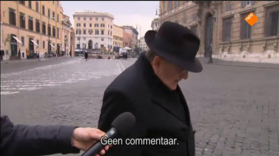 Paus-criticus kardinaal Burke op de vlucht voor de KRO.