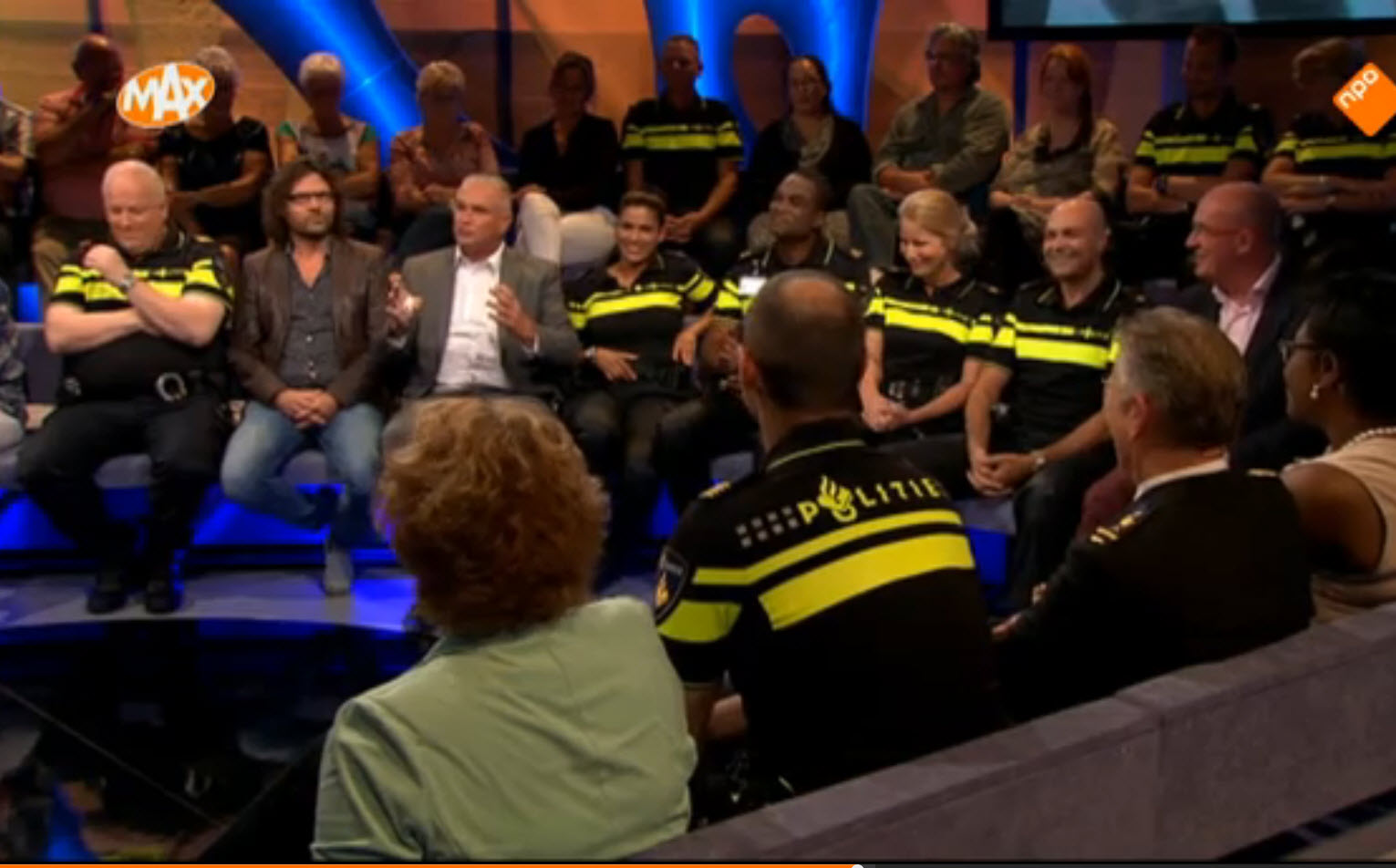 De politie in therapie: kringgesprek bij 'Hollandse zaken'.