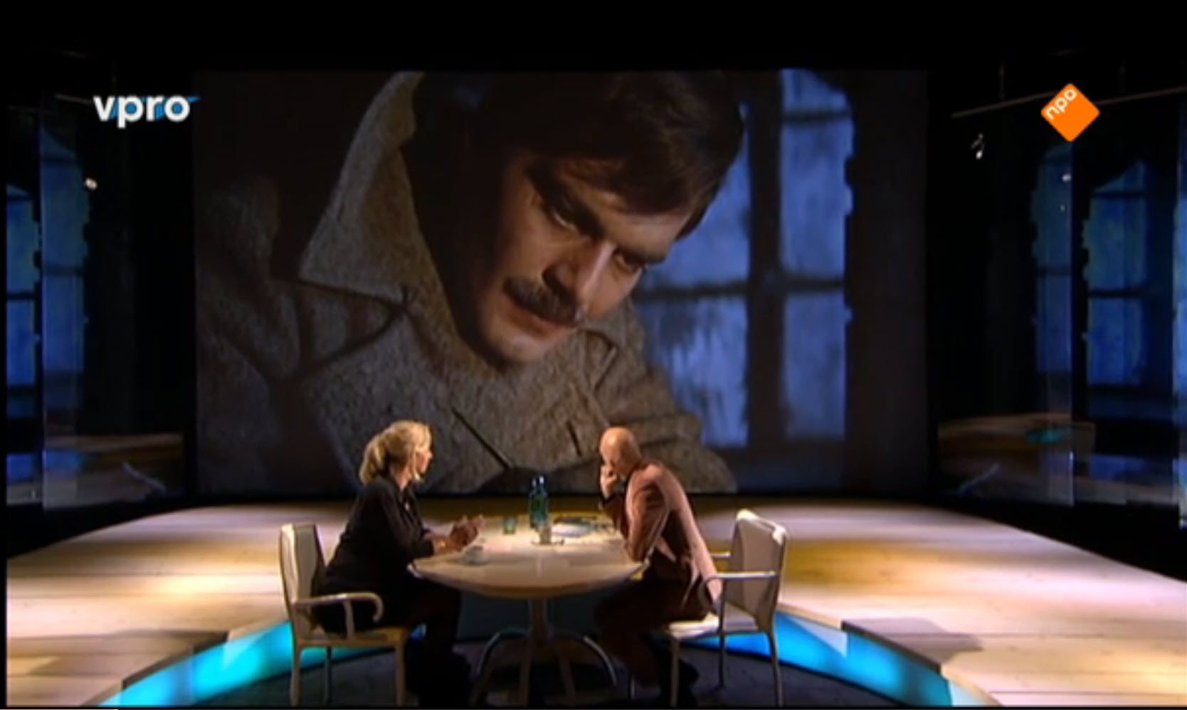 Ooit gezoend door Omar Sharif, vertelt Annejet van der Zijl hier.