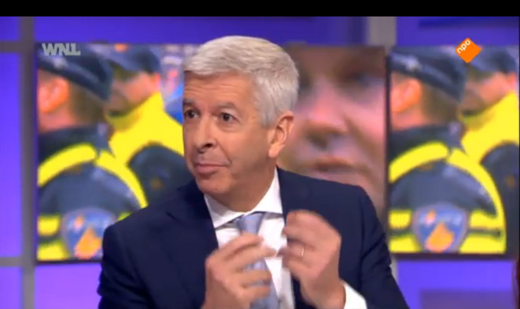 Ronald Plasterk vindt Fred Teeven pas echt een echte man.