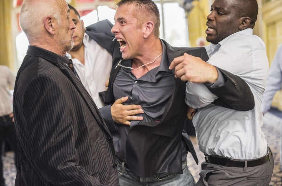 Heftige confrontatie tussen vader en zoon Roest in 'Vechtershart'.