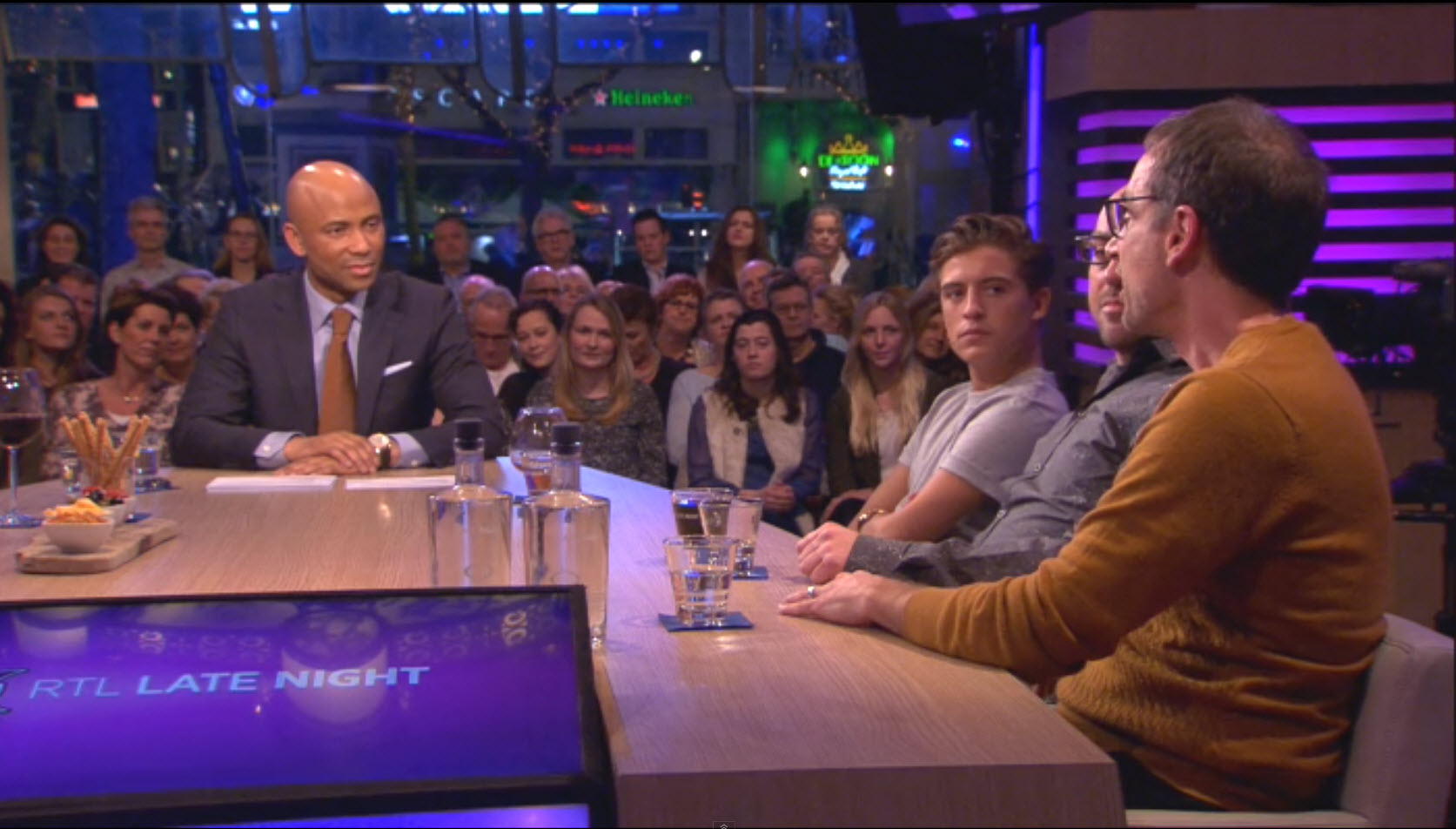 Talkshows, zoals die van Humberto Tan, zijn overladen met Amsterdammers.