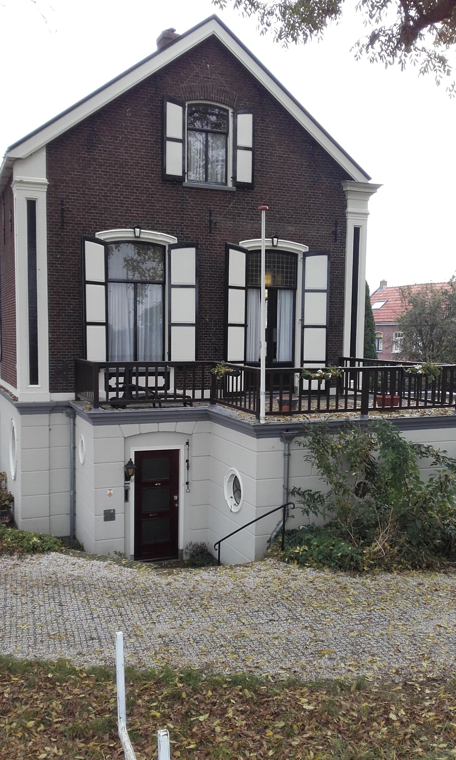 Het majestueuze huis van dokter Tinus.